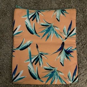 Rachel Rally cosmetic bag